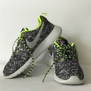 Nike Roscherun: Print Grey/Volt/Black
